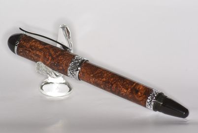 Apollo Infinity fountain pen in Honduras Rosewood burl